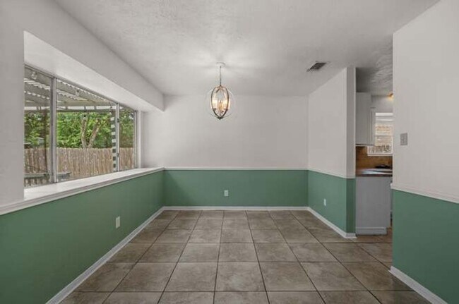 Building Photo - 4 Bedroom Single Family Home in Pflugerville