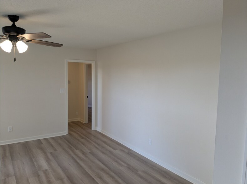 Building Photo - 588 Clutts Rd