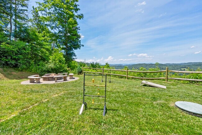 Building Photo - 140 Mystic Ridge Dr