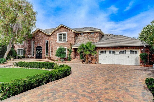Building Photo - 7001 Alamitos Cir
