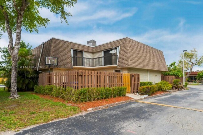 Building Photo - 8107 SW 23rd Ct