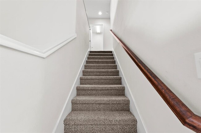 Building Photo - 13600 Breton Ridge St