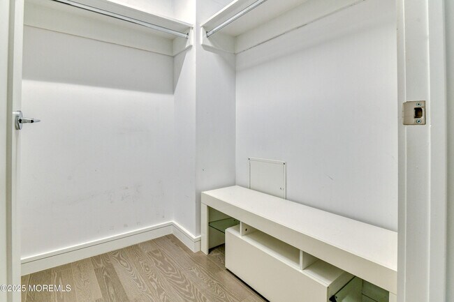 Building Photo - 30 Melrose Terrace