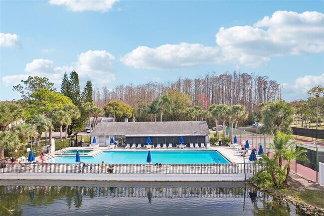 Building Photo - 1344 Pine Ridge Cir E