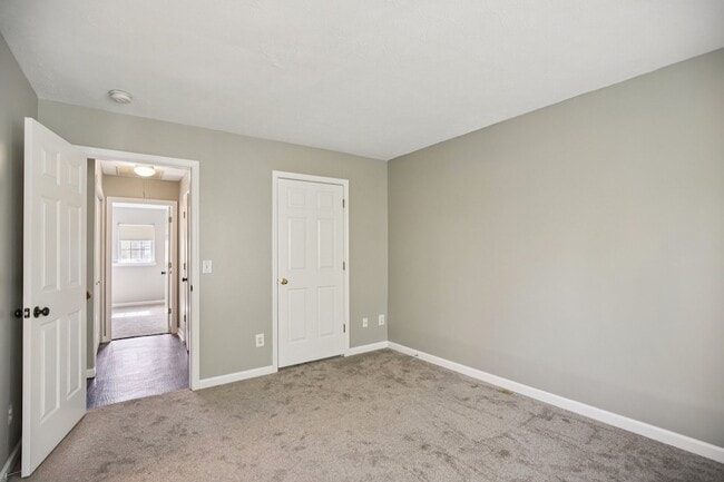 Building Photo - 7718 Porter House Dr