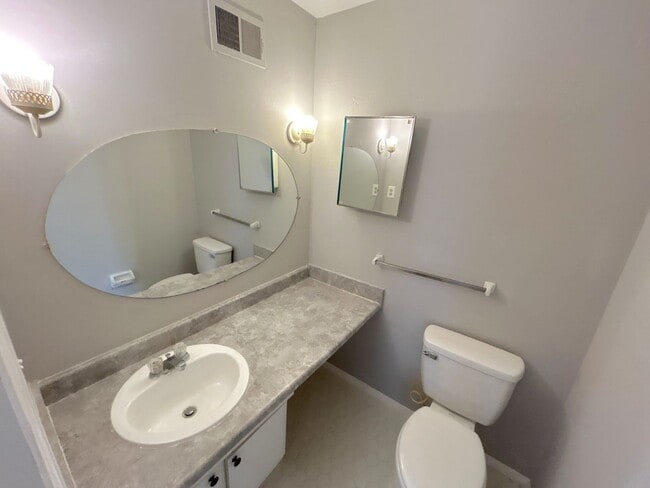 Building Photo - 4235 Camelot Ave