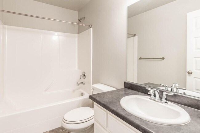 Building Photo - Bright and Charming Townhome Nestled in th...