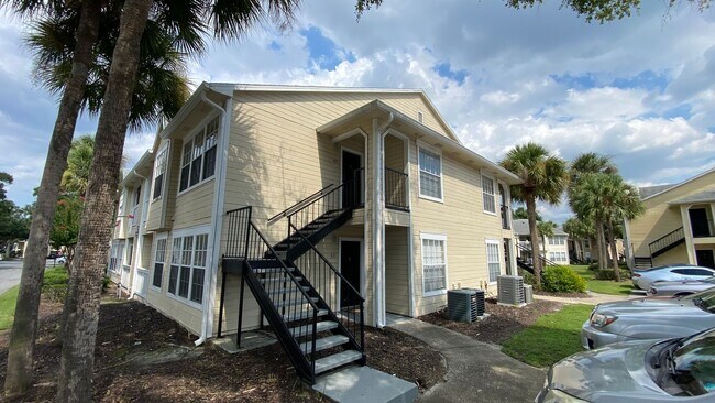 Primary Photo - MOVE IN SPECIAL! 2br/2ba Tradewinds Condo ...