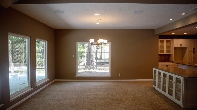 Building Photo - 9 Huntsmans Horn Cir