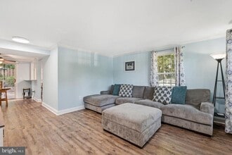 Building Photo - 33 Devon Ct