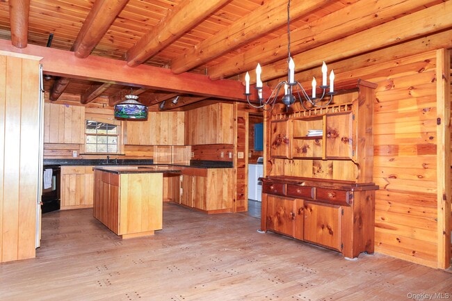 Building Photo - 618 Clapp Hill Rd