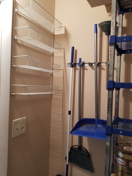 Building Photo - 430 Commodore Dr