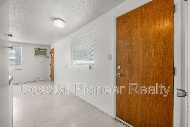 Building Photo - 9610 N 12th St