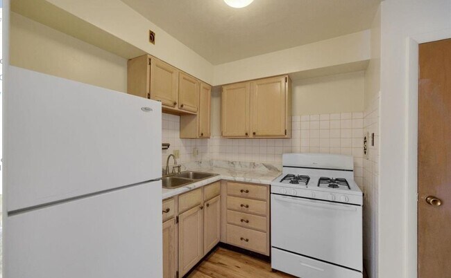Building Photo - 6306 S Grand Blvd