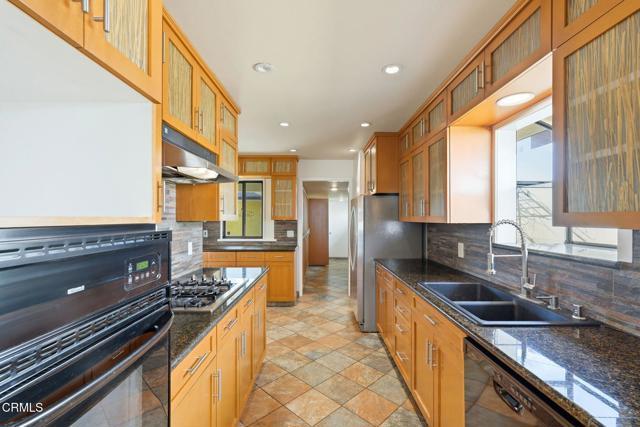 Building Photo - 1380 Rexford Ave