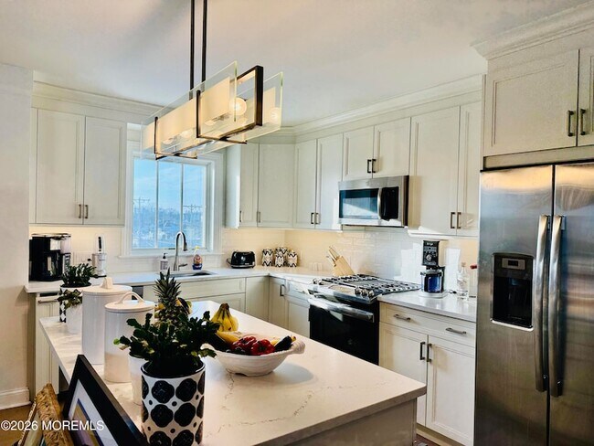 Building Photo - 57-61 Brighton Avenue Unit 303