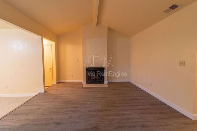 Building Photo - 1036 Princess Dr