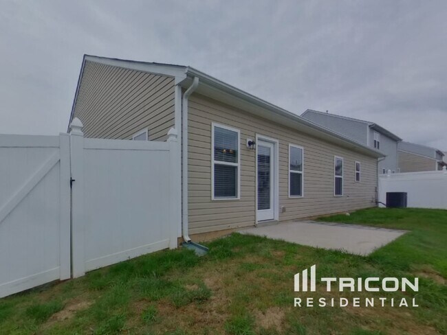 Building Photo - 1130 Blue Topaz Dr