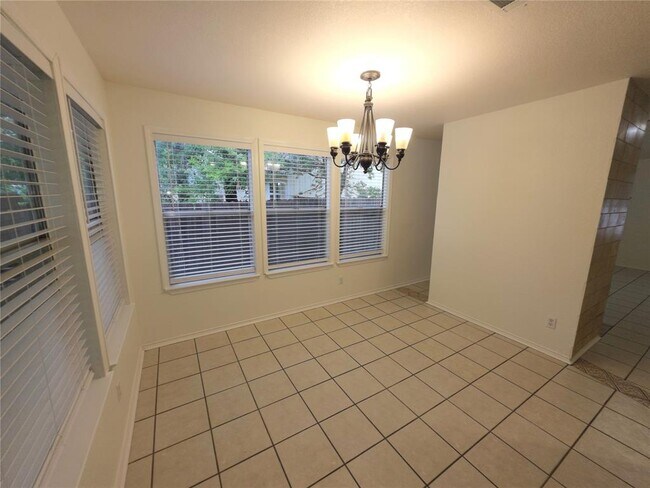 Building Photo - 1600 Hollow Tree Blvd