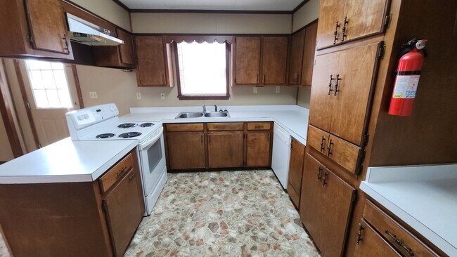 Building Photo - 605 N Front St