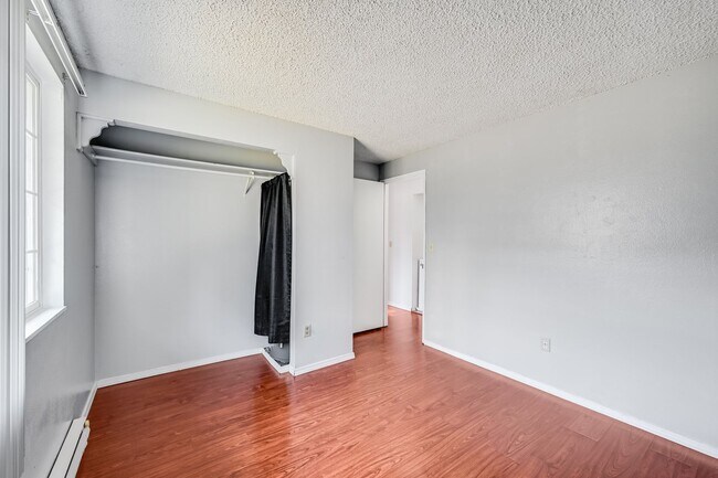 Building Photo - 9785 SW Lookout Terrace