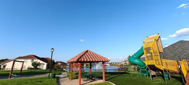 Building Photo - 10203 Ripple Lake Dr