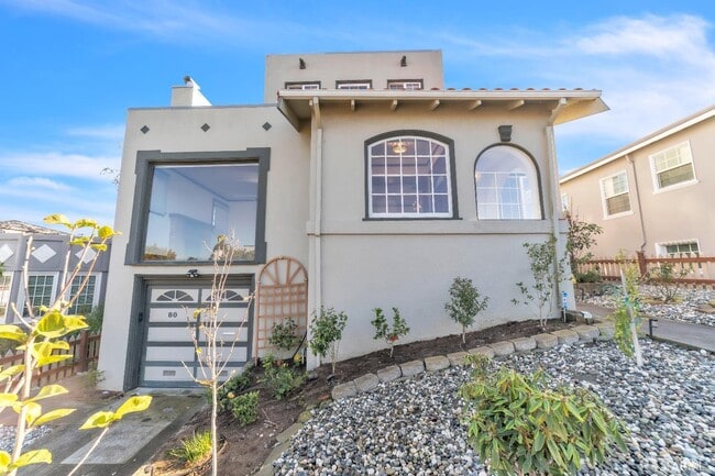 Building Photo - 80 Corona St