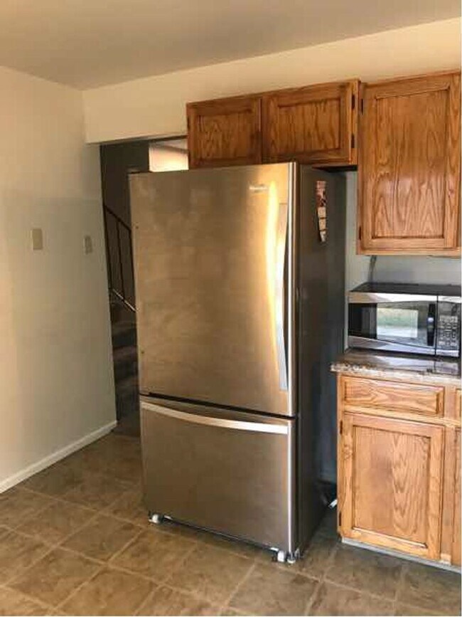 Building Photo - STUDENTS WELCOME! 3-Bed / 2-Bath Home 2 Miles from CSU