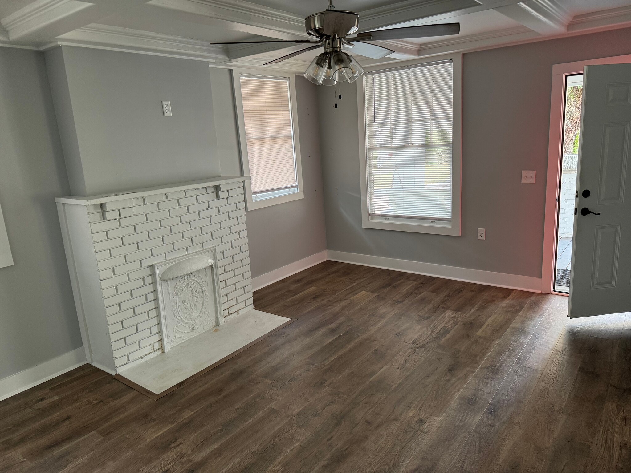 Building Photo - 205 W Ann St