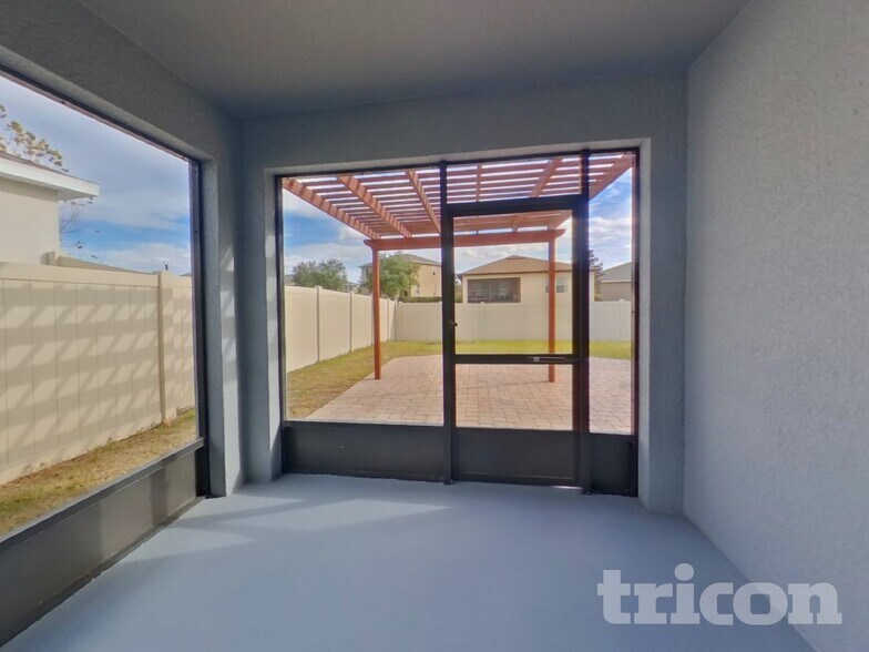 Building Photo - 1266 Stratton Ave