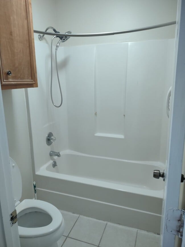 Building Photo - 524 Brentwood Dr