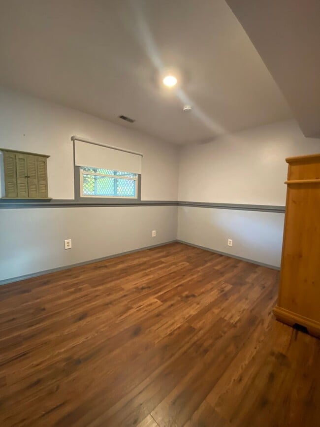 Building Photo - $300 Off 1st Month's RENT! Spacious 3-Bedroom Home with Large Fenced Yard + RV Parking in The Dalles