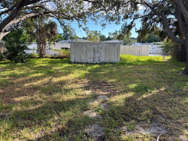 Building Photo - Fully Remodeled 3-Bedroom + Den Home for R...