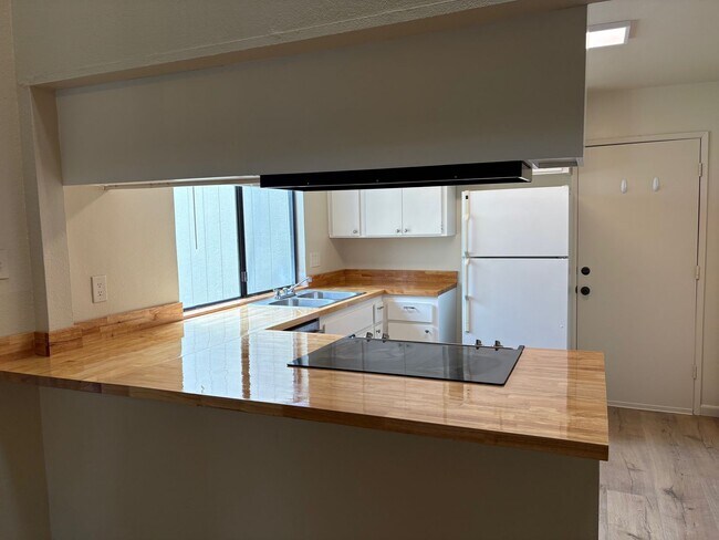 Building Photo - Colusa Ave