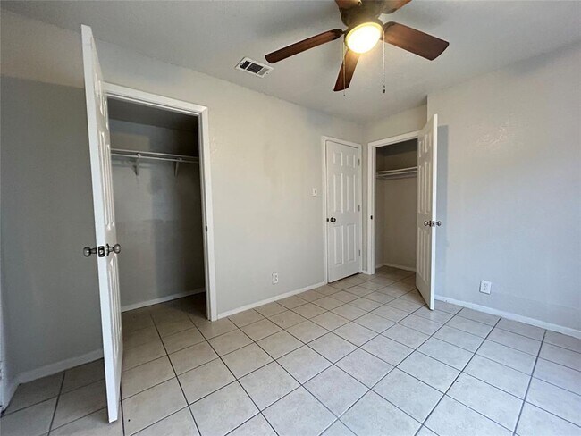 Building Photo - 2300 Cedrick Cove