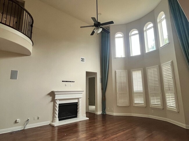 Building Photo - 13930 Willow Bend Dr