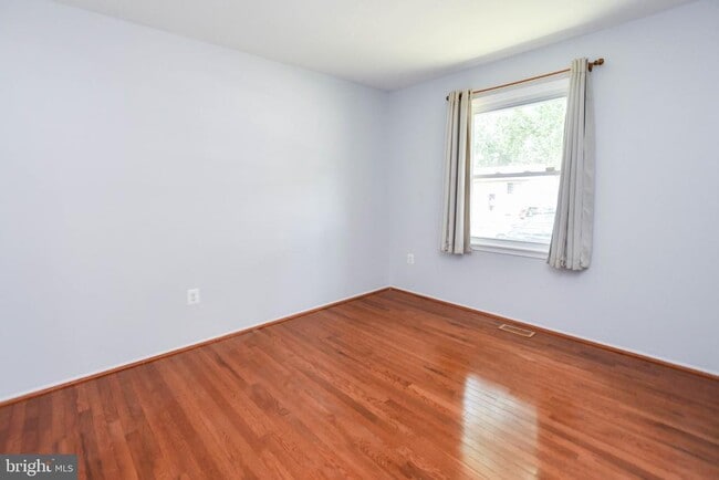Building Photo - 12407 Lampton Ln