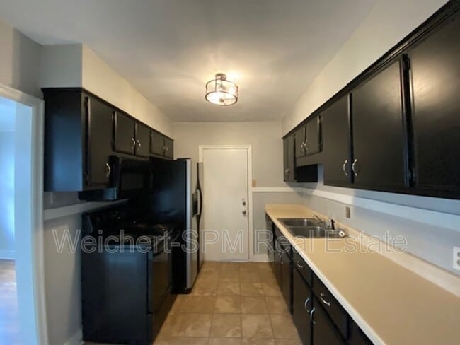 Building Photo - 410 S Greer St