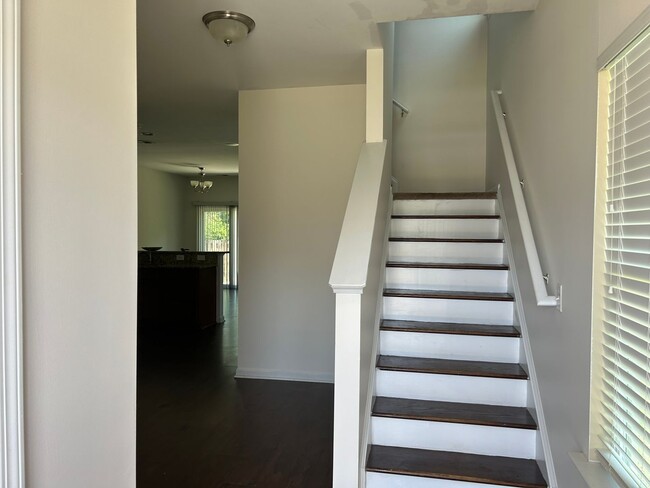 Building Photo - **HOLIDAY MOVE-IN SPECIAL: $300 OFF 1st MO...