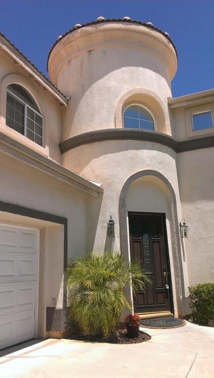 Building Photo - 43 Valencia Ln