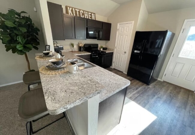 Building Photo - 10620 Pine Wy