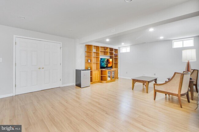 Building Photo - 115 Richard Dr SE