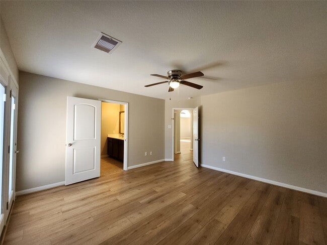 Building Photo - 22527 Cloverland Field Dr