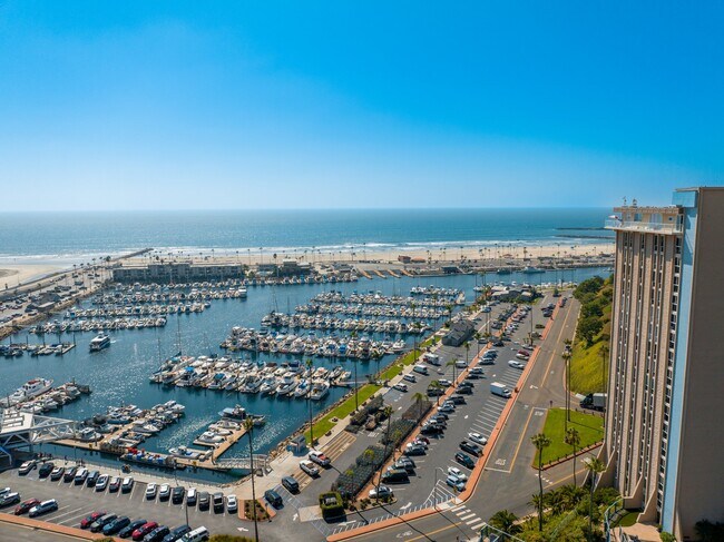 Building Photo - 1200 Harbor Dr N