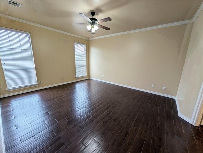 Building Photo - 17201 Cedar Dr