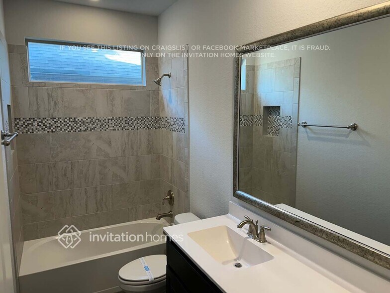 Building Photo - 2512 Candle Ln