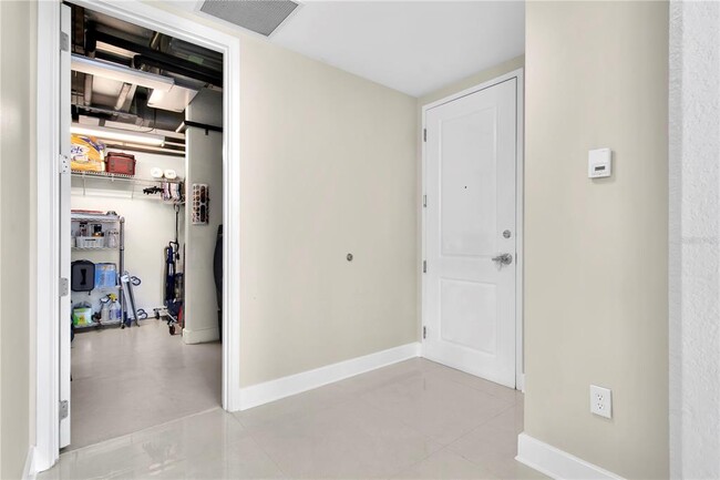 Building Photo - 150 E Robinson St