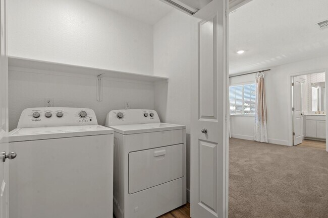 Building Photo - The Birch - - 3 Bedroom, 2.5 Bath single f...