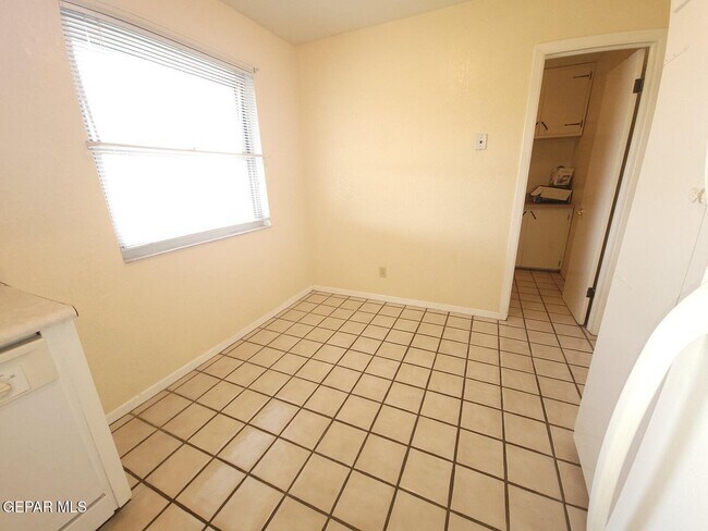 Building Photo - 240 Ferrari Ct