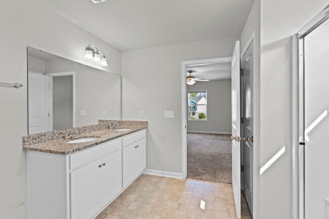 Building Photo - 672 Penfolds Wy